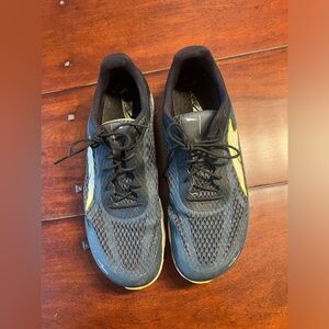 Altra Men's Viho Running Shoe blue size 14 used